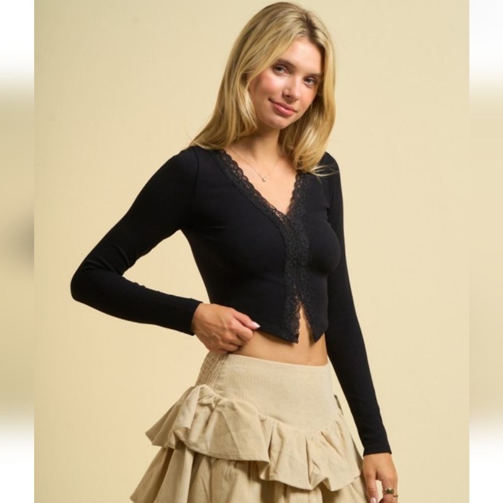 🖤 Black Lace Trim Long Sleeve Top - Picture 3 of 4
